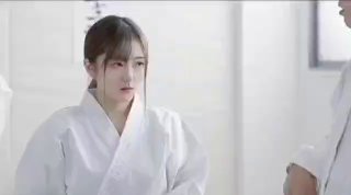 V888AV❤️打电话叫她出来车震😁一区二区三区